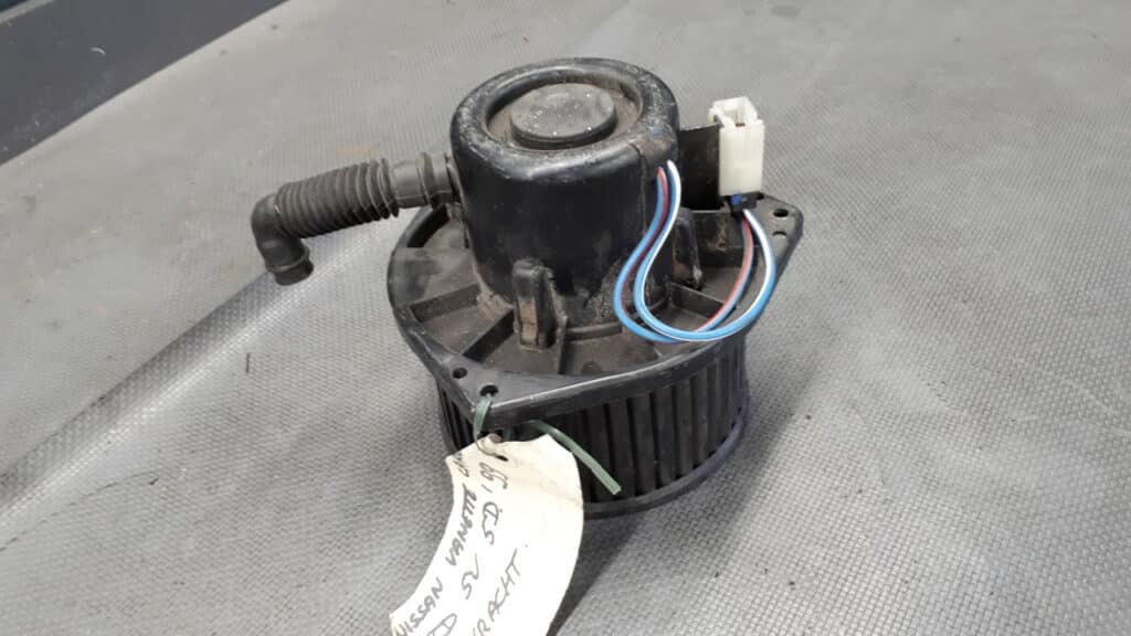 0130111154 dmuchawa nawiewu Nissan Serena 92-01