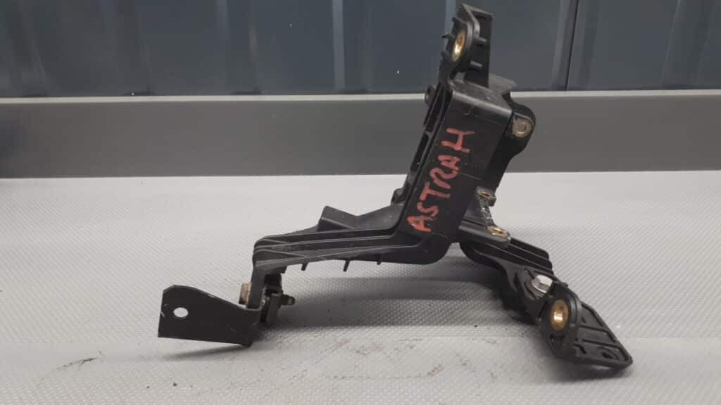 13214939 mocowanie pompy ABS Opel Astra H