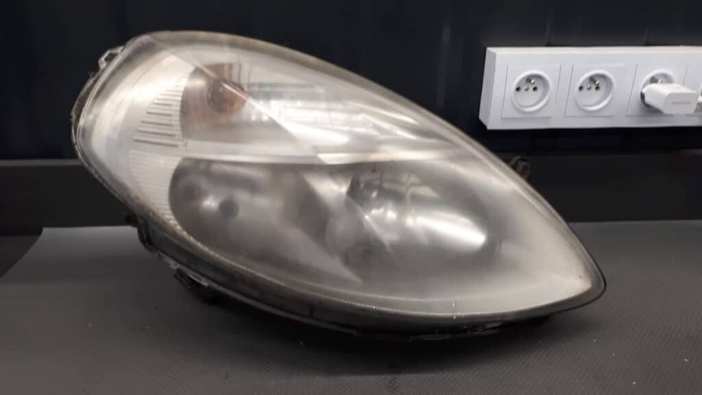 270532-00R Reflektor prawy Lancia Ypsilon II Hella