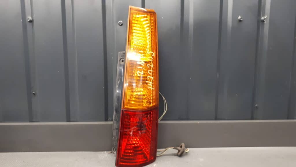 Lampa prawy tył Suzuki Ignis II 04r