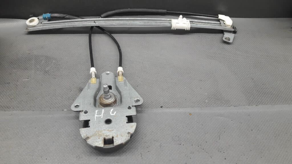 111417 Mechanizm szyby lewy tyl Peugeot 806