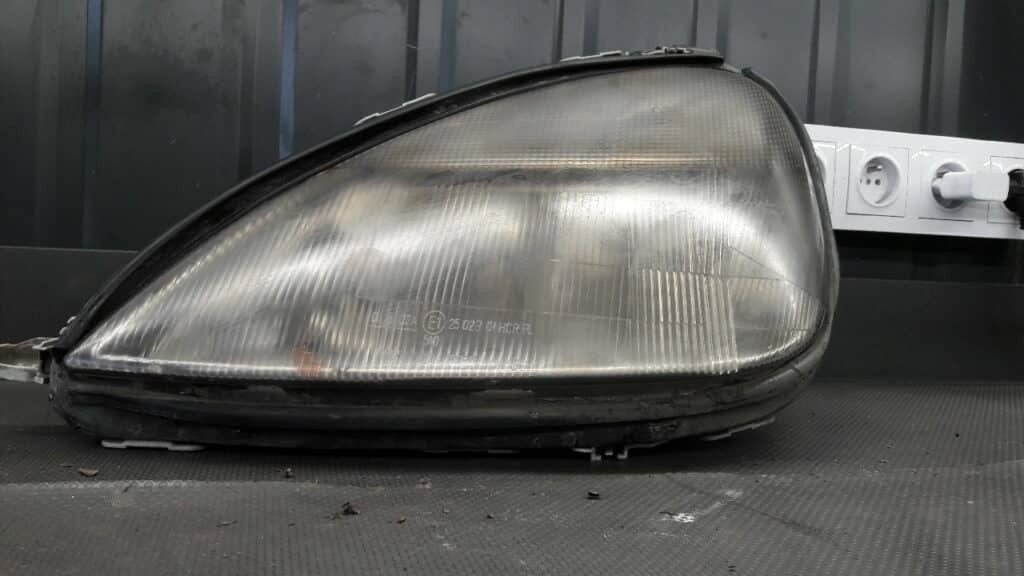 0301152201 reflektor lewy mercedes w168