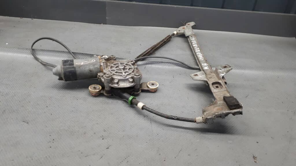 4A0837398A Mechanizm szyby prawy przod Audi A6 C4