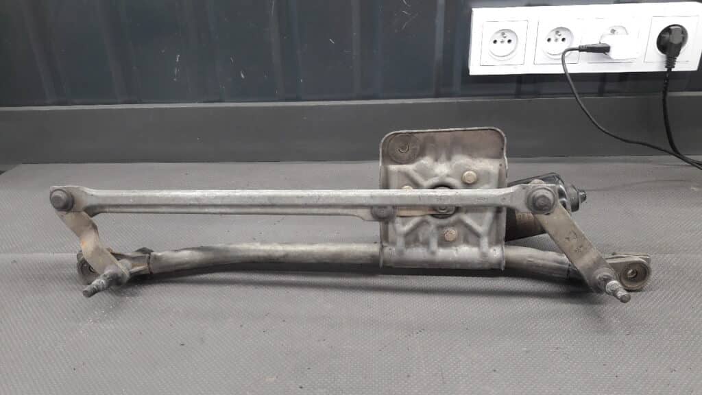 93BB17B571AC Mechanizm wycieraczek Ford Mondeo MK1