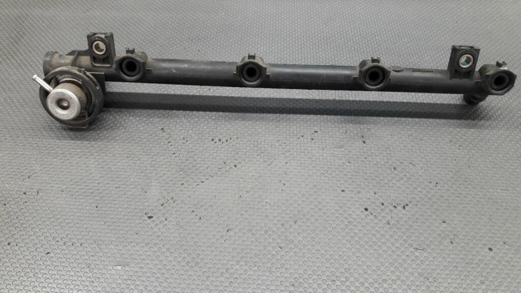 7700106024 Listwa Wtryskowa Renault Megane Scenic 1.6 16v
