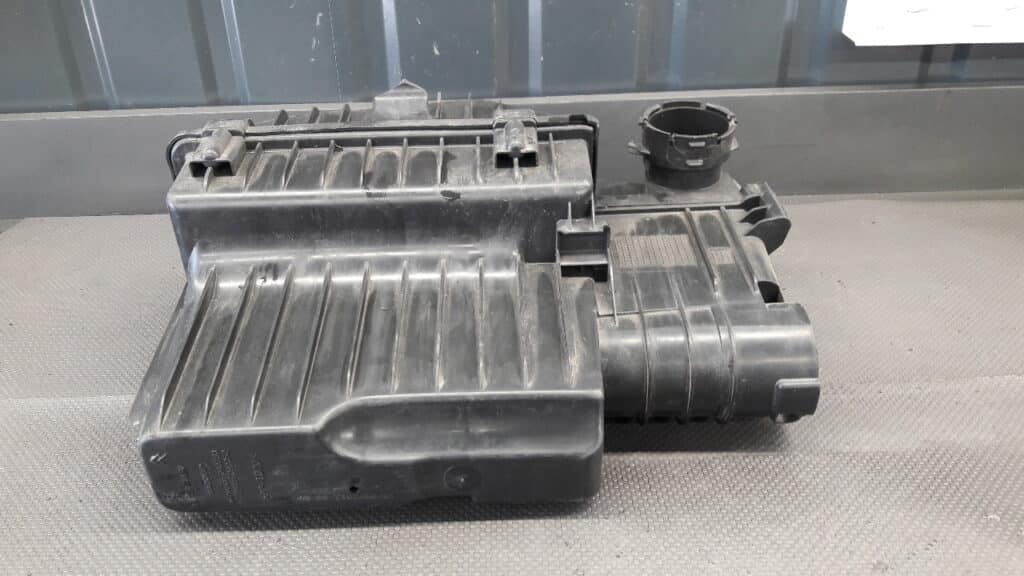 9670851880 Obudowa filtra powietrza Peugeot 208 1,2