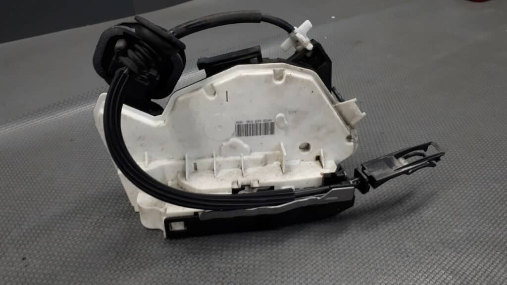 5K4839016H zamek drzwi prawy tył Vw Golf IV 7pin