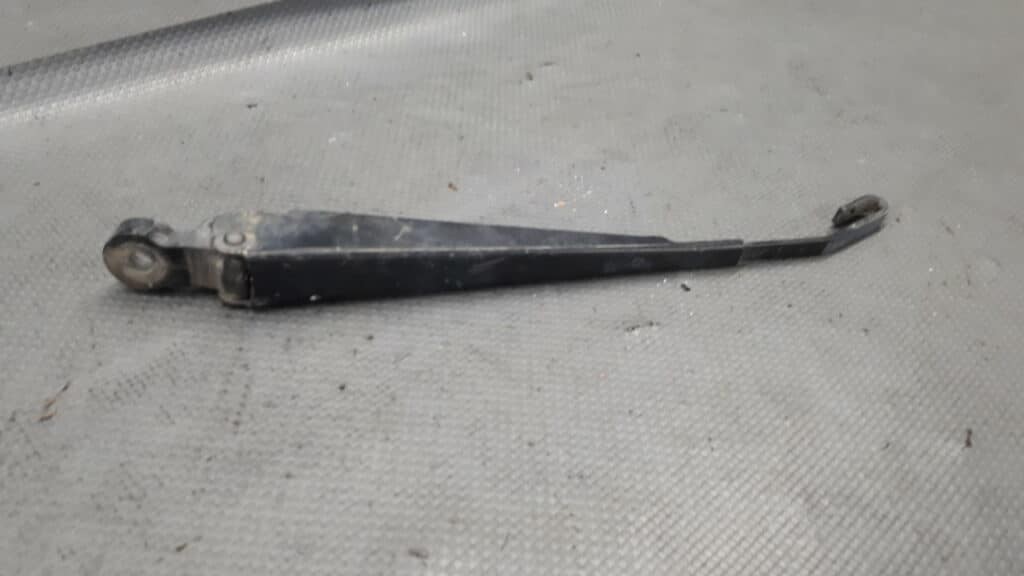 333955707A ramie wycieraczki tył VW Passat b3