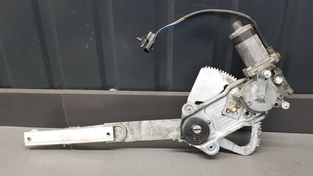 0130821613 mechanizm szyby prawy tył Jaguar DoubleSix