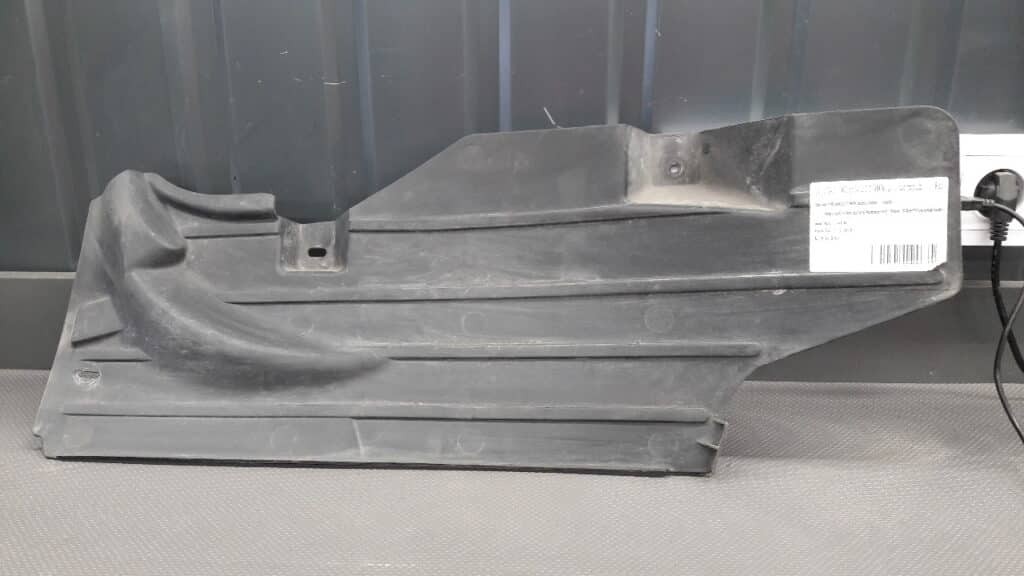 30683604 Osłona podwozia prawy tył Volvo S40 II