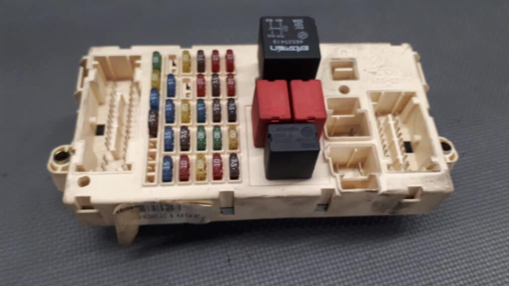 46758963 Skrzynka moduł BSI FIAT PUNTO II LIFT 1/4 16V