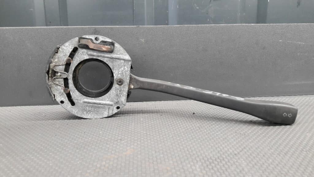 SWFKLS85DOTSAEQB77 Przelacznik swiatel VW Golf I