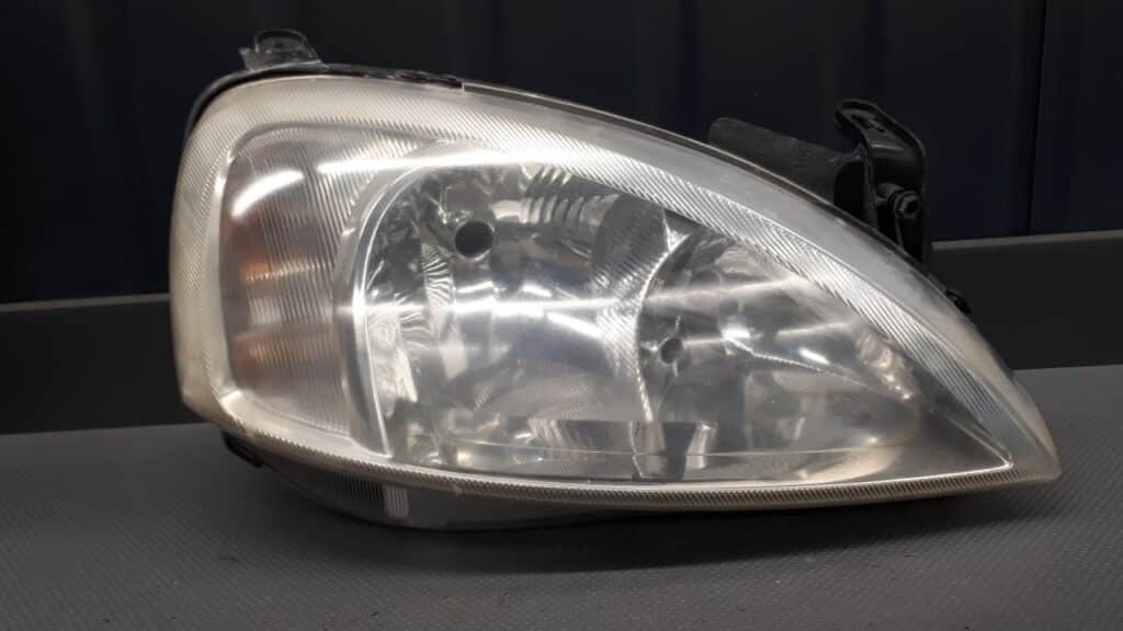 Reflektor prawy Opel Corsa C 02-04 Valeo