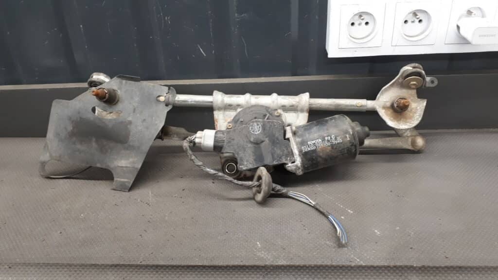 85110-52010 Mechanizm Wycieraczek TOYOTA YARIS I