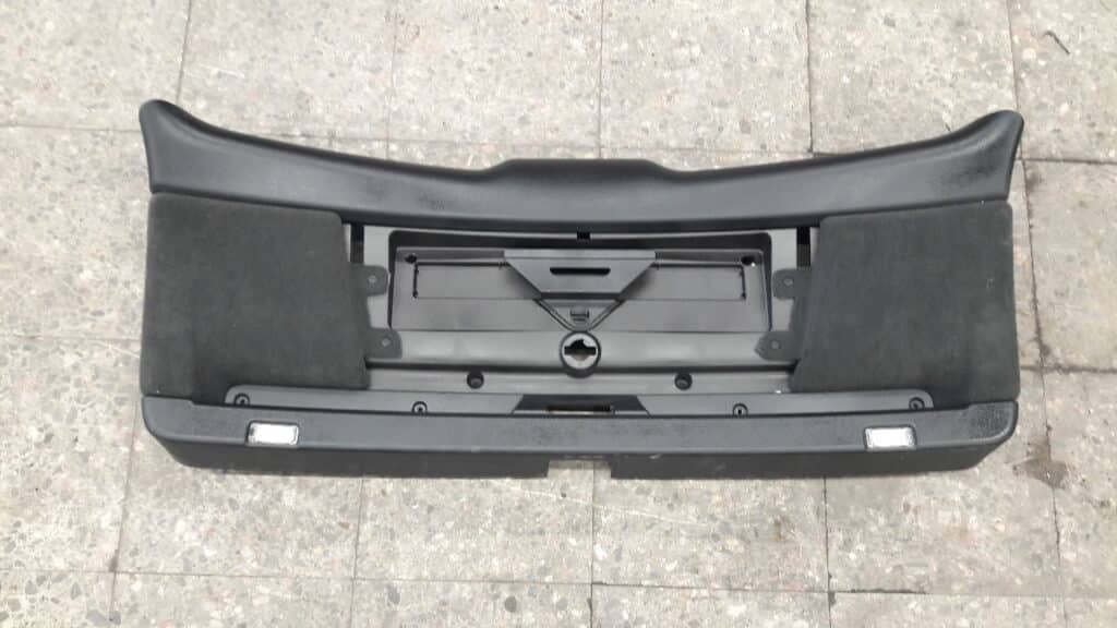 4f9867979 tapicerka klapy bagaznika Audi A6 C6