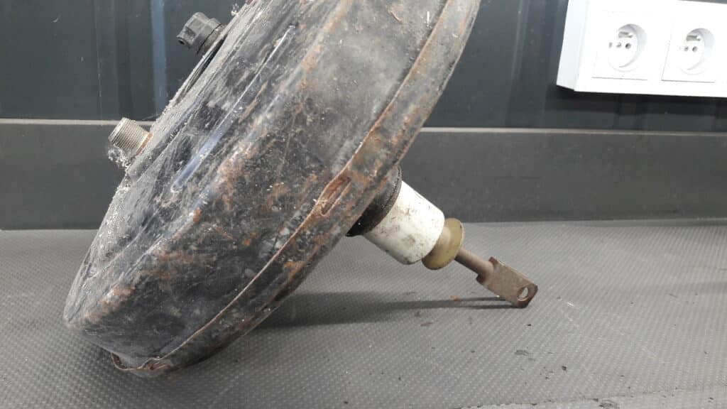 8200453735 Serwo hamulcowe Renault Megane II LIFT 1.9 DCI