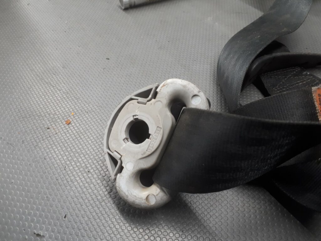 047005 Pas prawy przod Alfa Romeo 156
