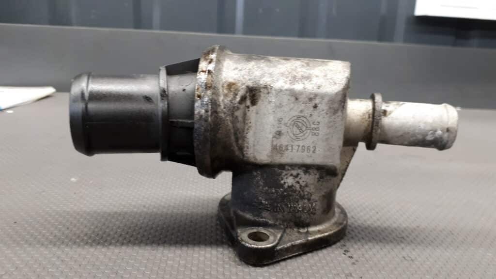 46417962 obudowa termostatu Fiat Bravo 1.4