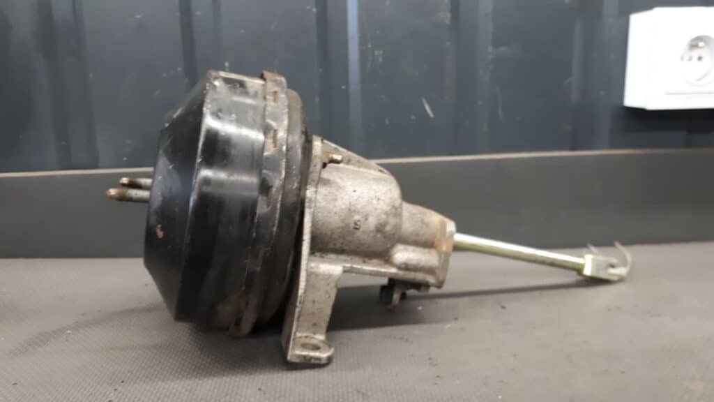 0204021495 serwo hamulcowe smart fortwo I 0,6