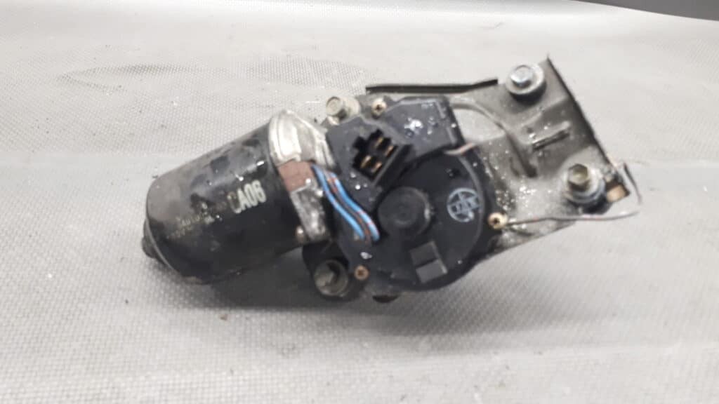 849100-7000 Silniczek wycieraczek Mazda Xedos 6 92r
