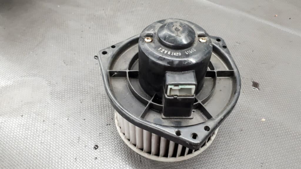 12vk2420 61640 dmuchawa nawiewu nissan sunny n14