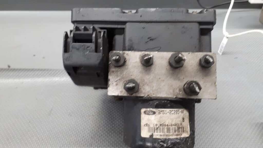 2M51-2C285-AF pompa ABS Ford Focus MK1 1.8D