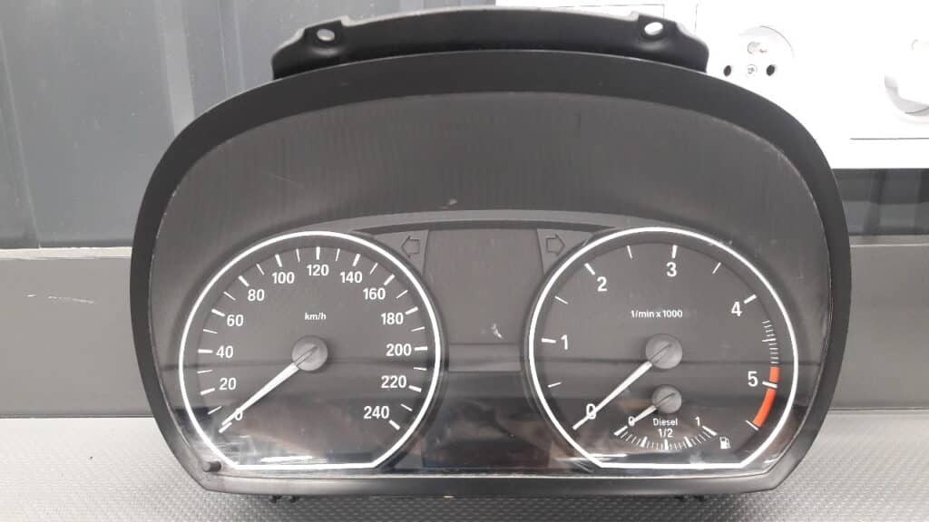 9166821 Licznik BMW E81/82/87/88 2,0  Diesel 11r