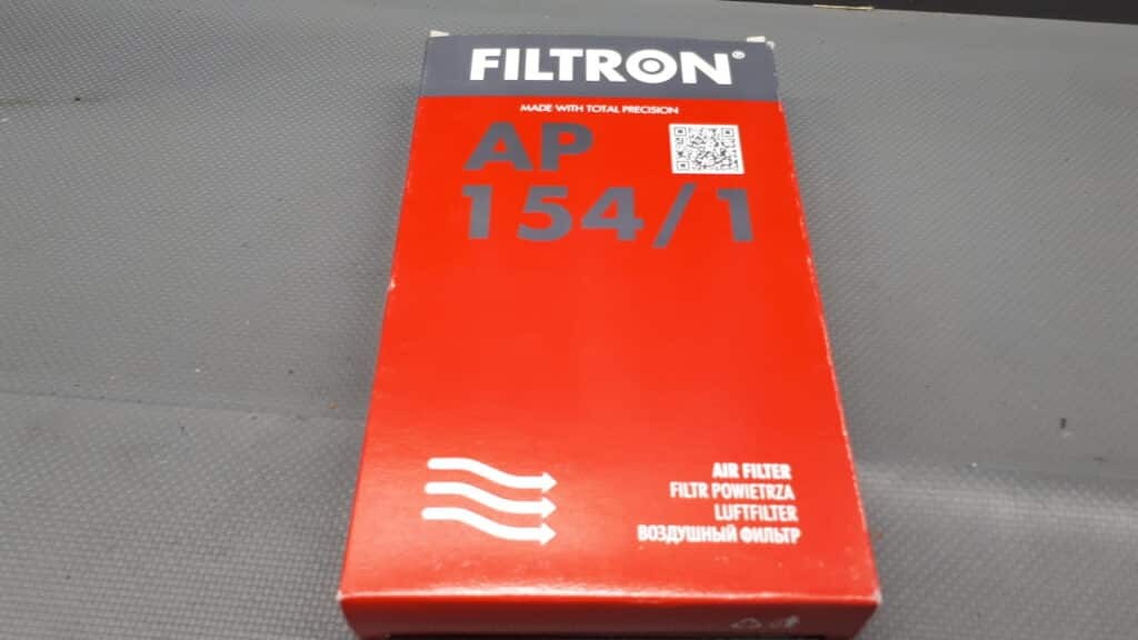 16546-3J400 Filtr powietrza FILTRON NOWY