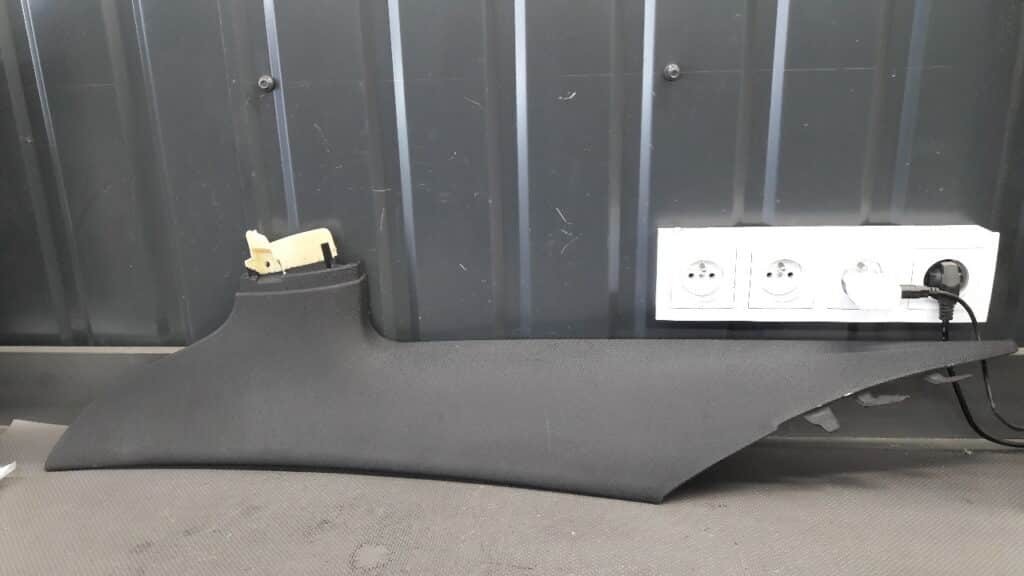 4F5867246D Poszycie słupka prawy tył Audi A6 C6