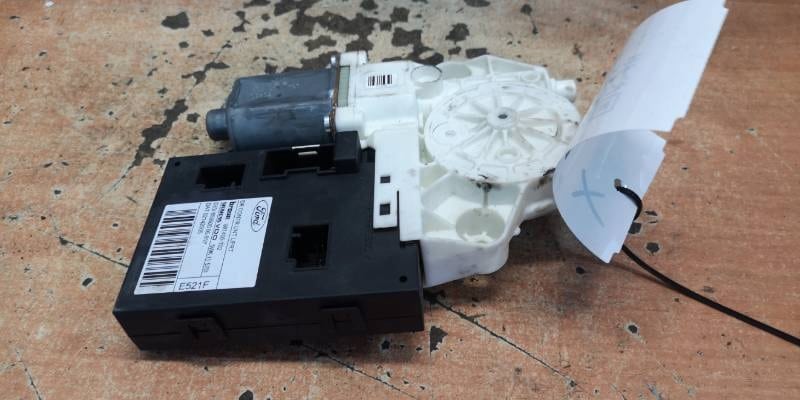 0130822215 silniczek LEWY PRZOD FOCUS MK2 LIFT