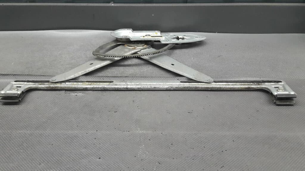 3M51-0R23200-BC mechanizm szyby prawy przod Ford Focus MK2