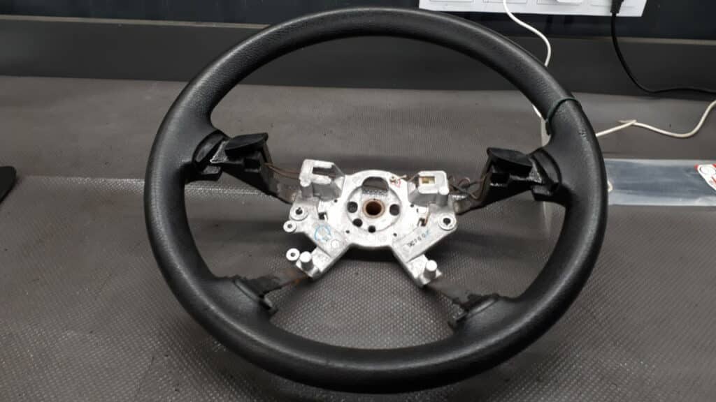 DW1115-15130 kierownica daewoo nubira 4d 1.6l