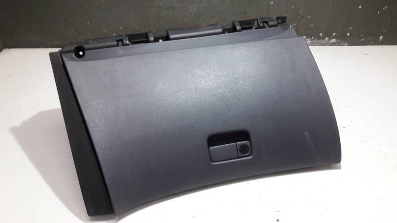 68520AV600 SCHOWEK NISSAN PRIMERA P12