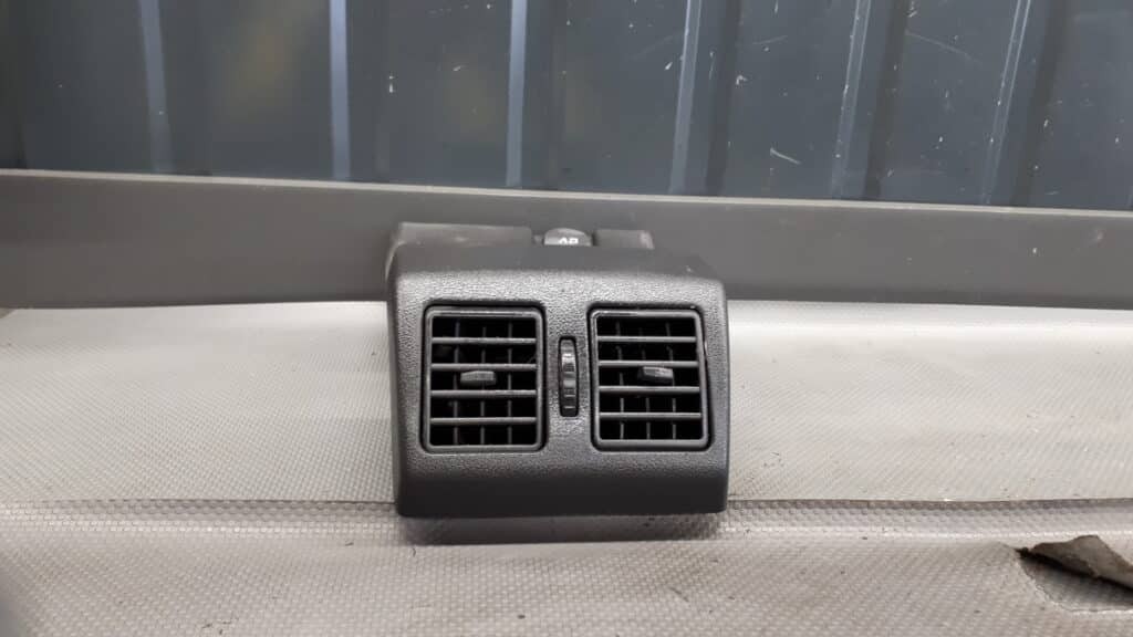969180004r Renault Laguna kratka nawiewu tyl