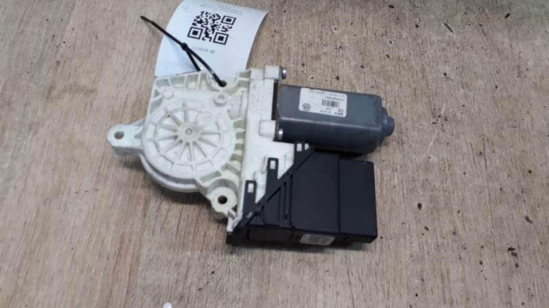 1K0959703AL SILNICZEK SZYBY PRAWY TYL VW TOURAN