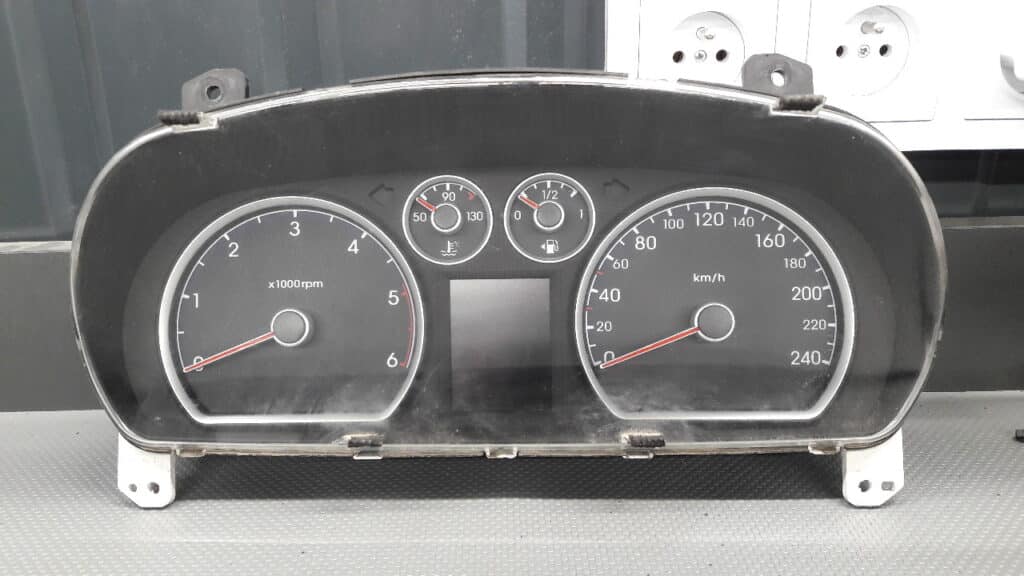 11001-335501U Licznik Hyundai I30 1,6 CRDI