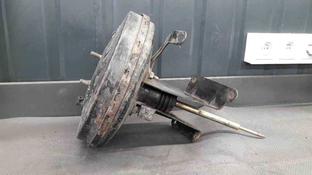 2S712B195CD ford mondeo mk3 serwo hamulca