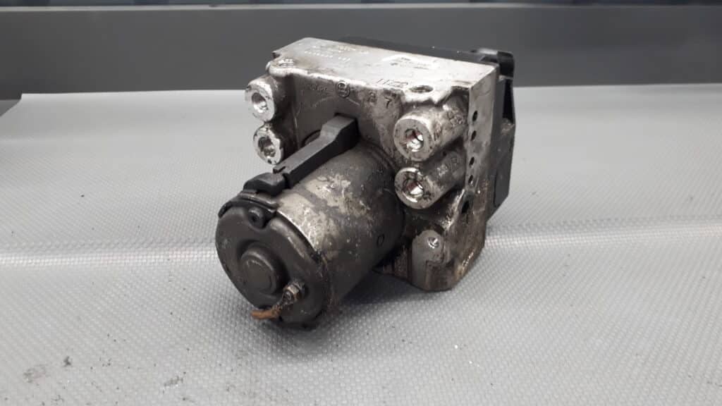 8D0614111F Pompa ABS Audi A4 B5 1.8