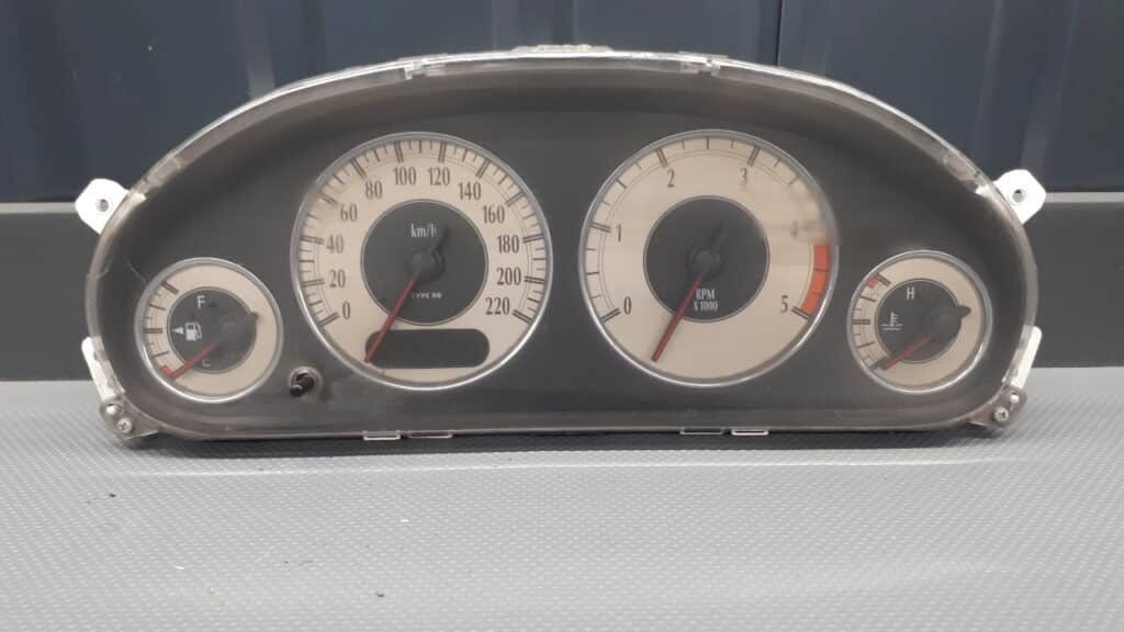 P04685825AI licznik Chrysler Voyager 2.5 CRD 01r