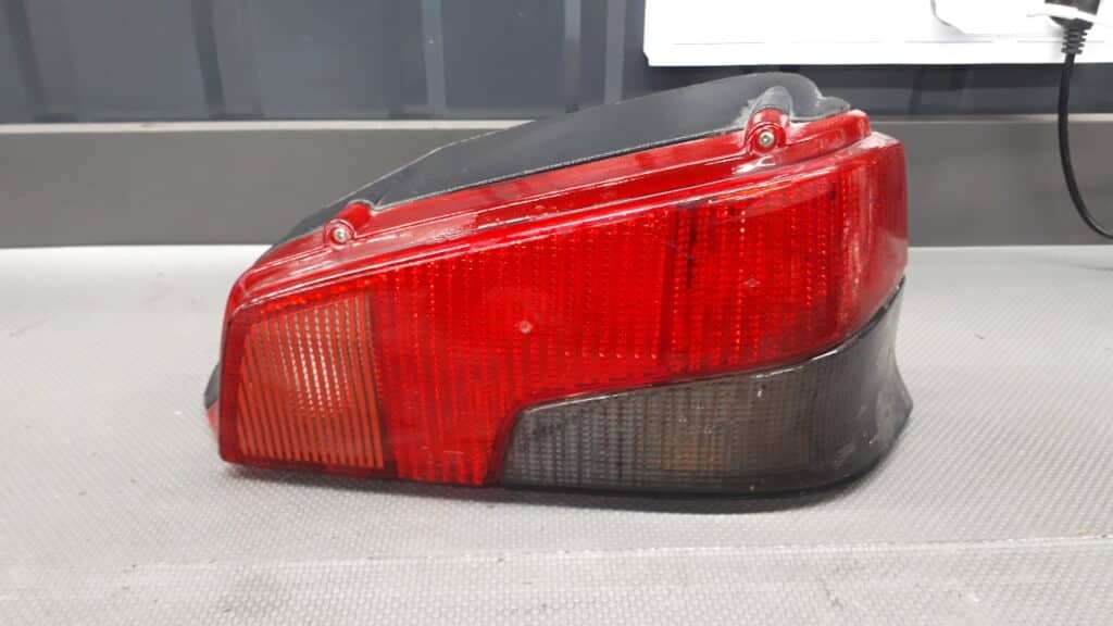 2186D Lampa prawy tyl Peugeot 106 HB