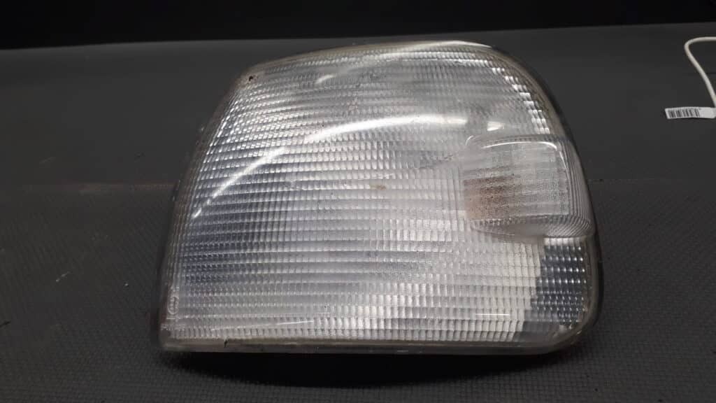 7D0953041F Kierunkowskaz lewy VW Transporter VALEO