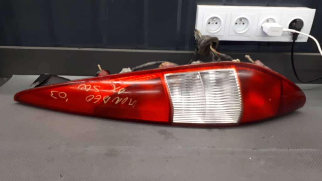 Lampa prawy tyl Mondeo MK3 KOMBI 03R