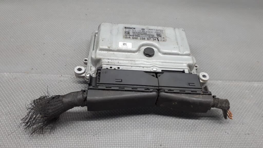 0281015113 komputer  MERCEDES W169 2.0 CDI