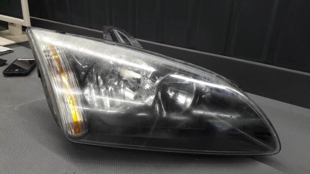 Reflektor prawy Ford Focus mk2