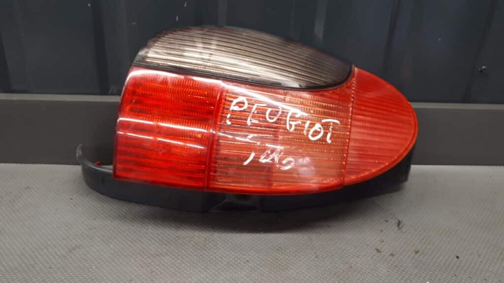 lampa prawy tył Peugeot 306 Kombi EU