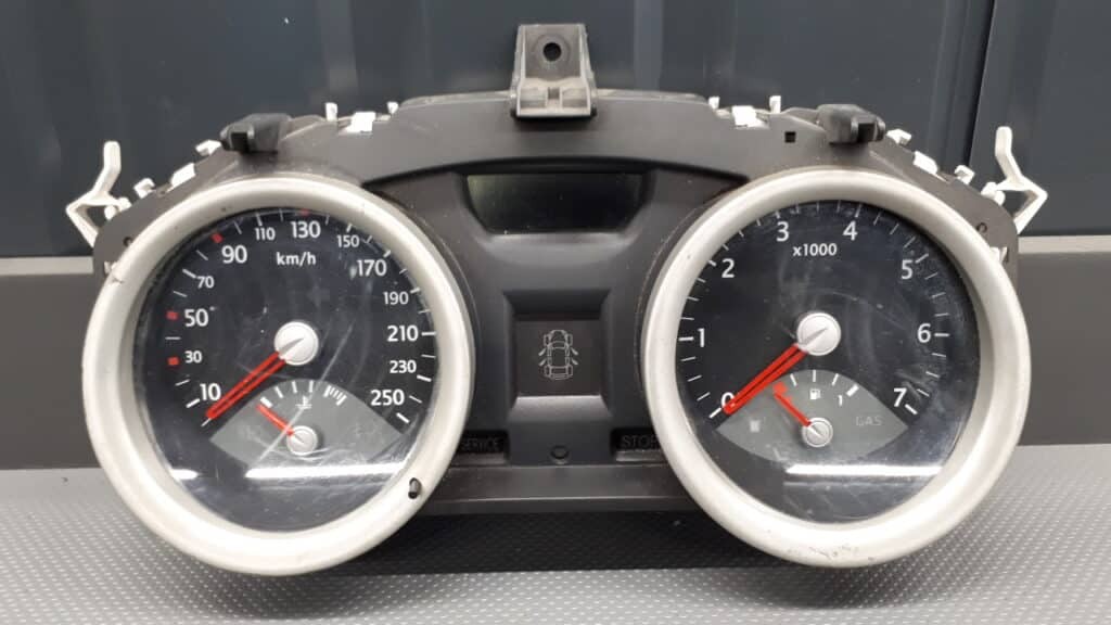 8200364007 licznik Megane II 04r