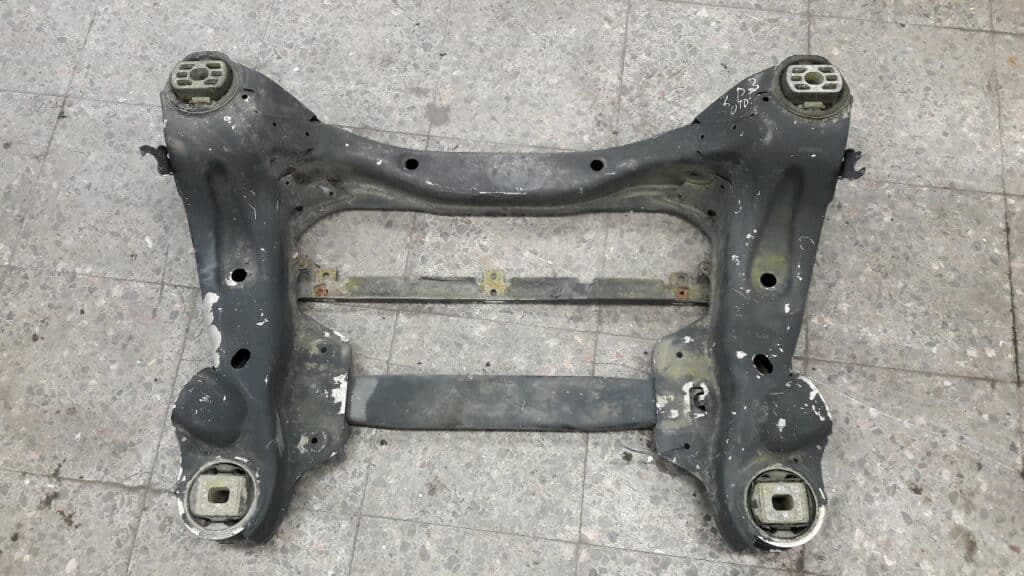 4E0399313E Belka silnika sanki Audi A8 D3 4,0 TDI