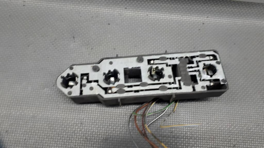 146532-00 wklad lampy  tyl mercedes W202 combi