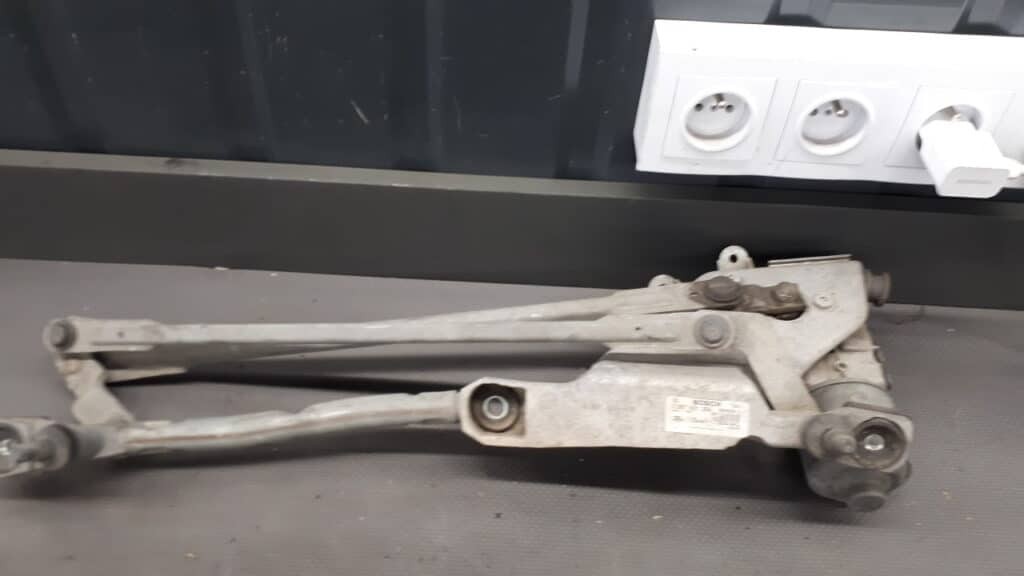 3397021254 Mechanizm wycieraczek Ford Fiesta Mk7