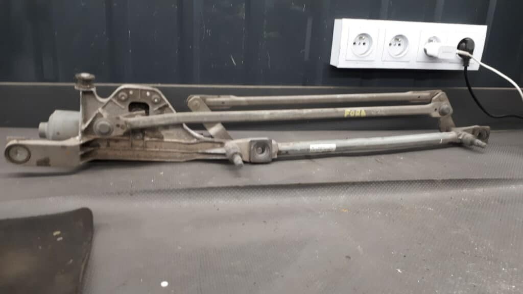 4m51-17508-aa mechanizm wycieraczek przód FORD FOCUS MK2 LIFT
